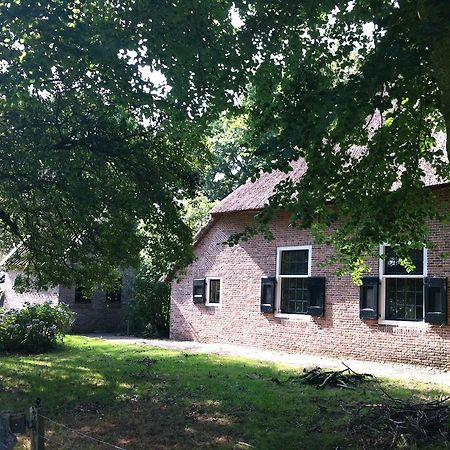 Aan De Dwarsweg Hotel Uffelte Exterior foto