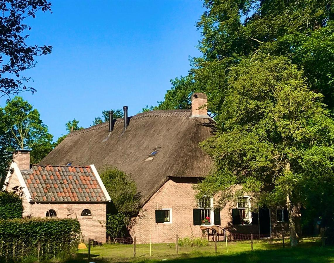 Aan De Dwarsweg Hotel Uffelte Exterior foto
