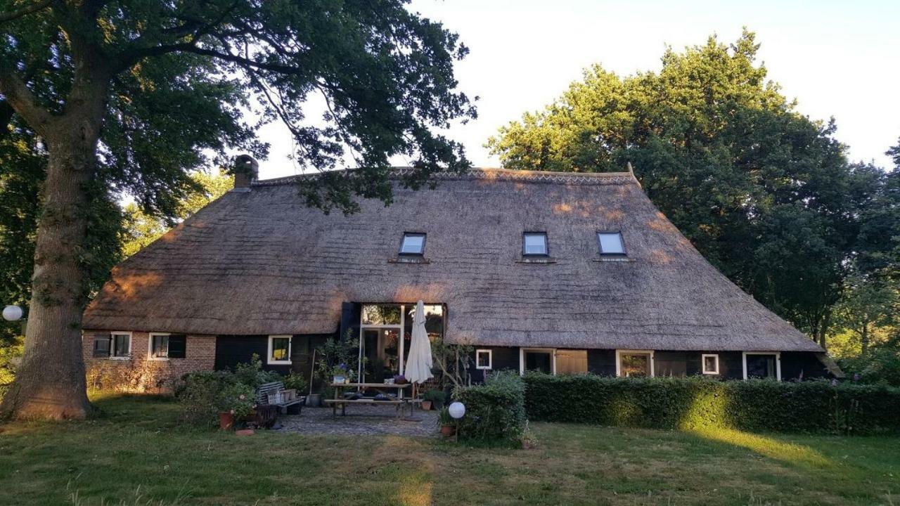 Aan De Dwarsweg Hotel Uffelte Exterior foto